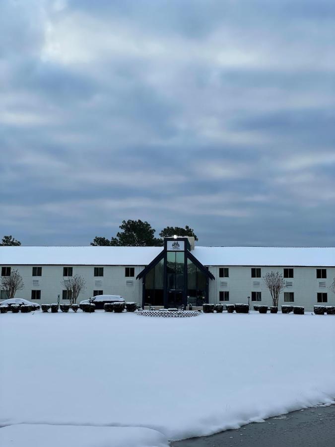 Carolina Pine Inn Near Southern Pines-Pinehurst Pinebluff Exterior photo