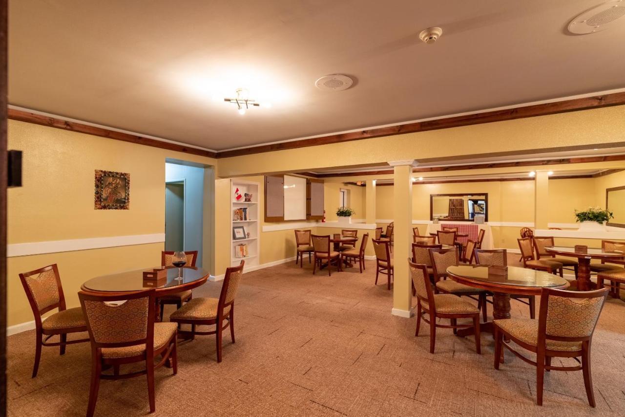 Carolina Pine Inn Near Southern Pines-Pinehurst Pinebluff Exterior photo