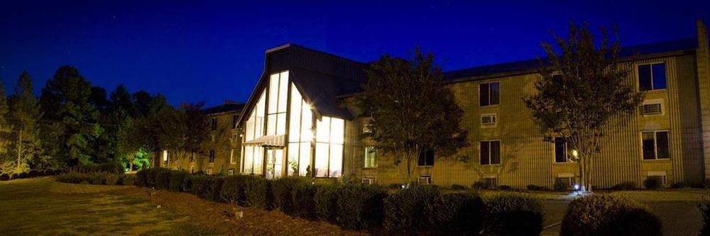 Carolina Pine Inn Near Southern Pines-Pinehurst Pinebluff Exterior photo