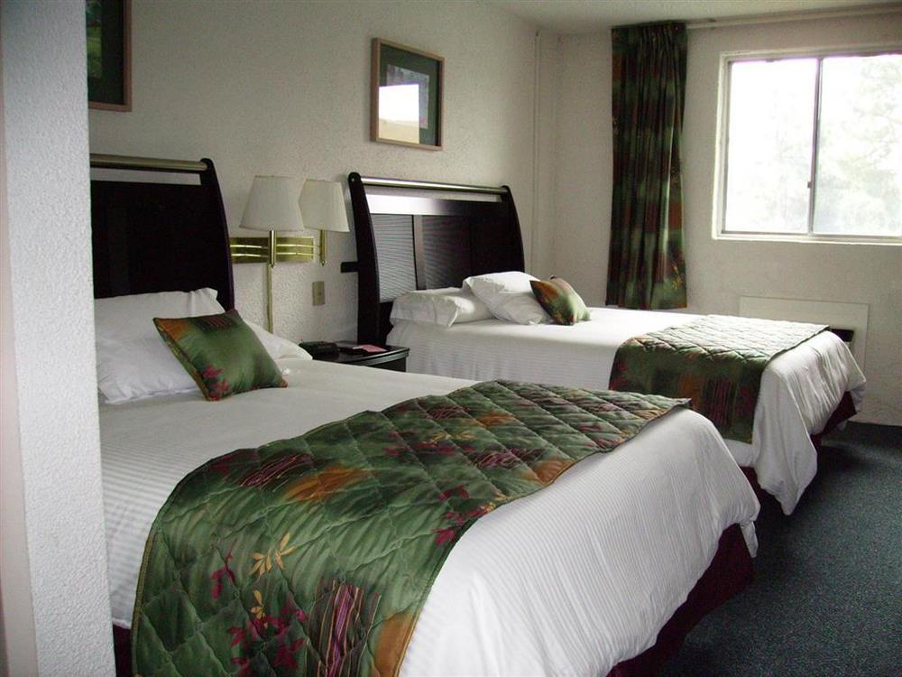 Carolina Pine Inn Near Southern Pines-Pinehurst Pinebluff Room photo