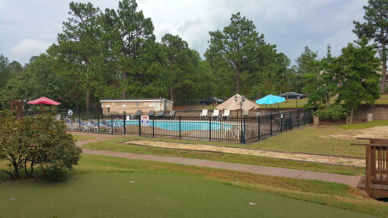 Carolina Pine Inn Near Southern Pines-Pinehurst Pinebluff Exterior photo